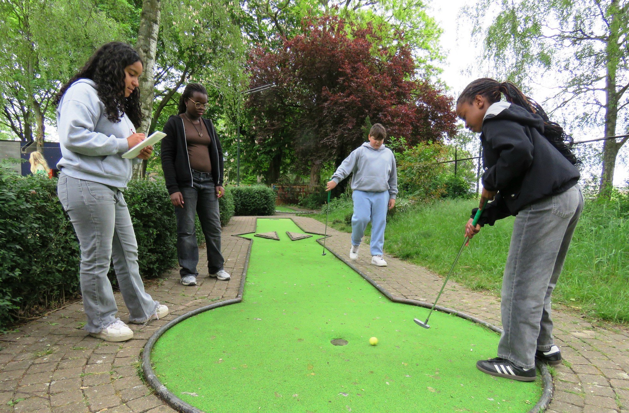 Vormelingen 2025 - Minigolf om samen de dag af te sluiten