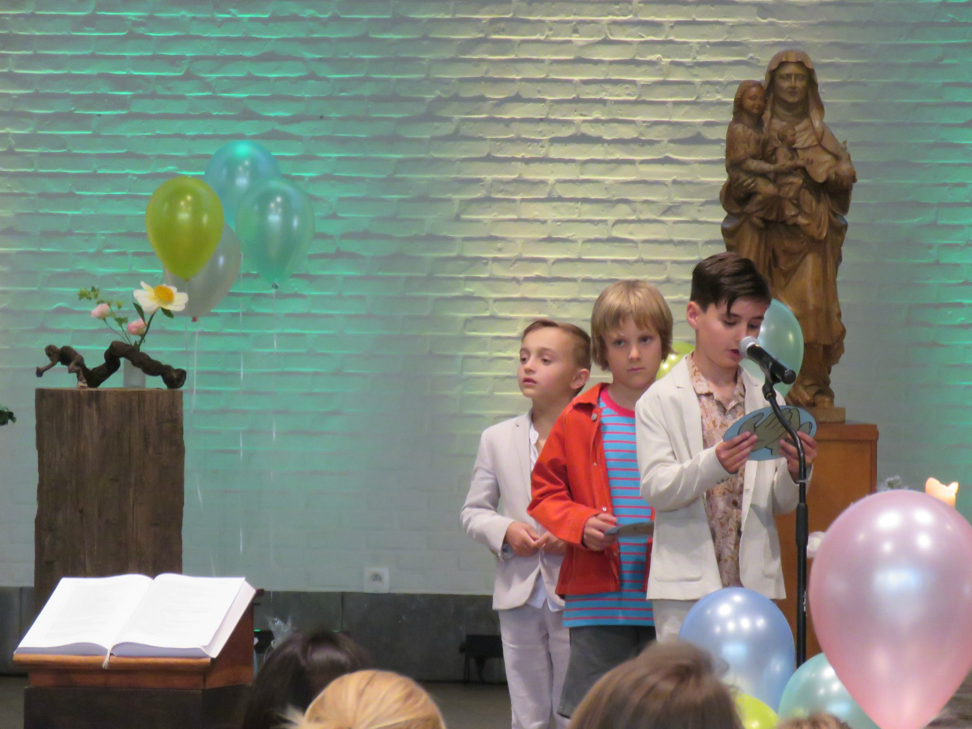 Eerste communie 2025 | Voorganger Paul Scheelen | Coordinator Marianne De Backer | Sint-Anna-ten-Drieënkerk, Antwerpen Linkeroever
