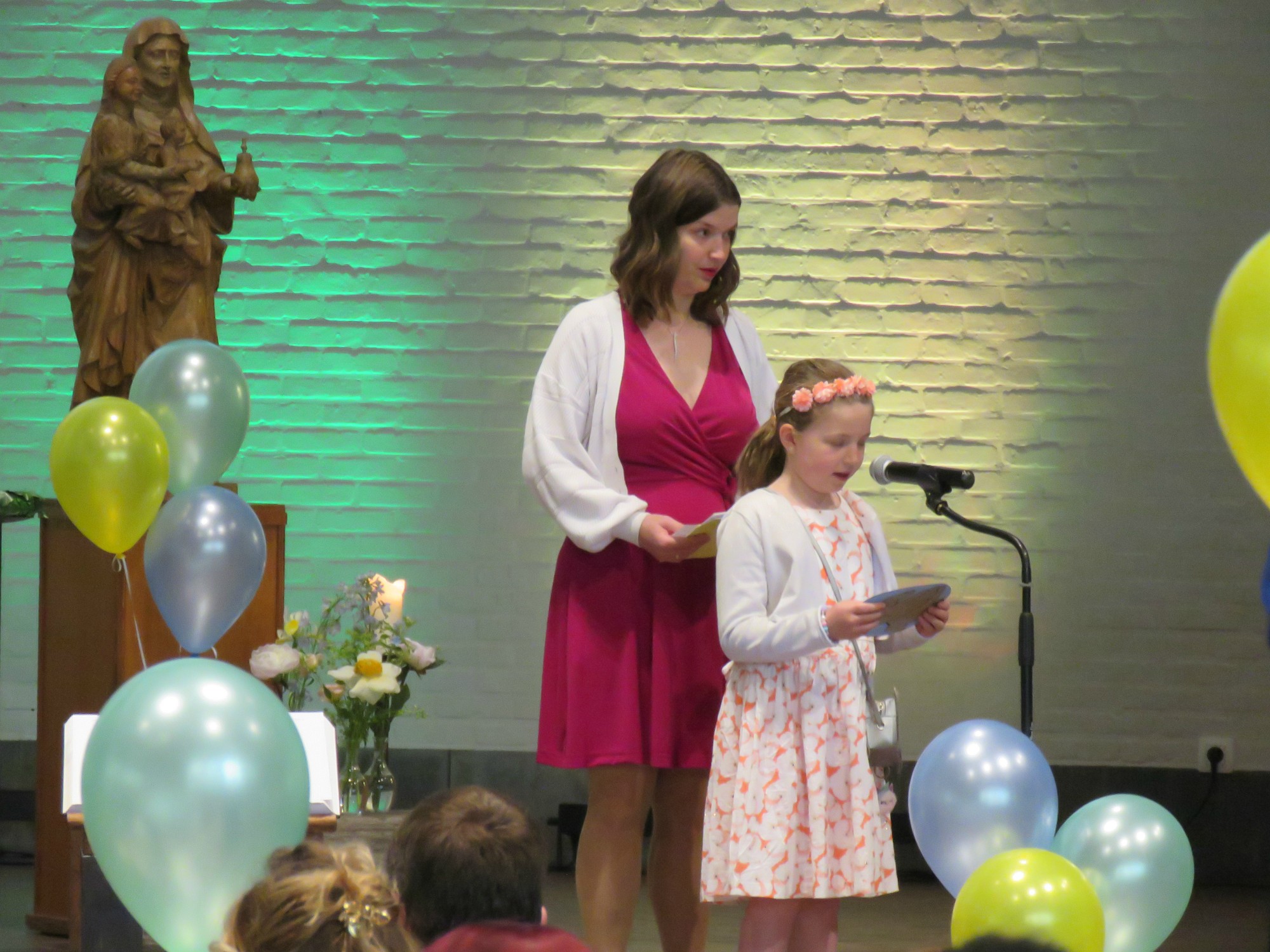Eerste communie 2025 | Openingsgebed door een communicant en haar mama