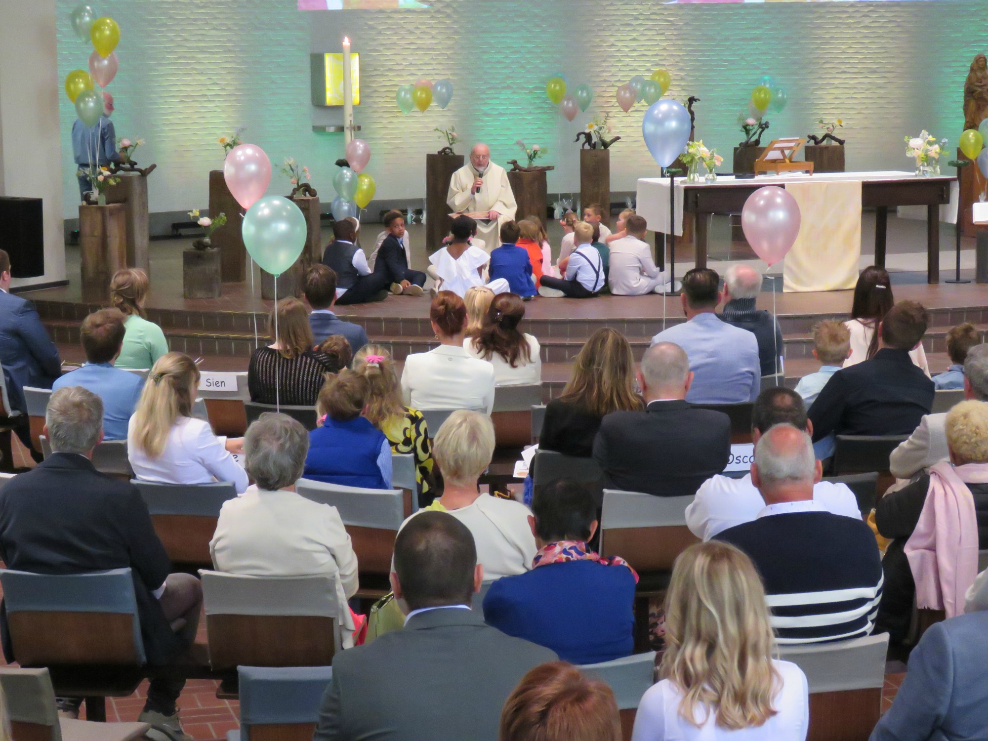 Eerste communie 2025 | Het evangelie door priester Paul Scheelen over de barmhartige Samaritaan