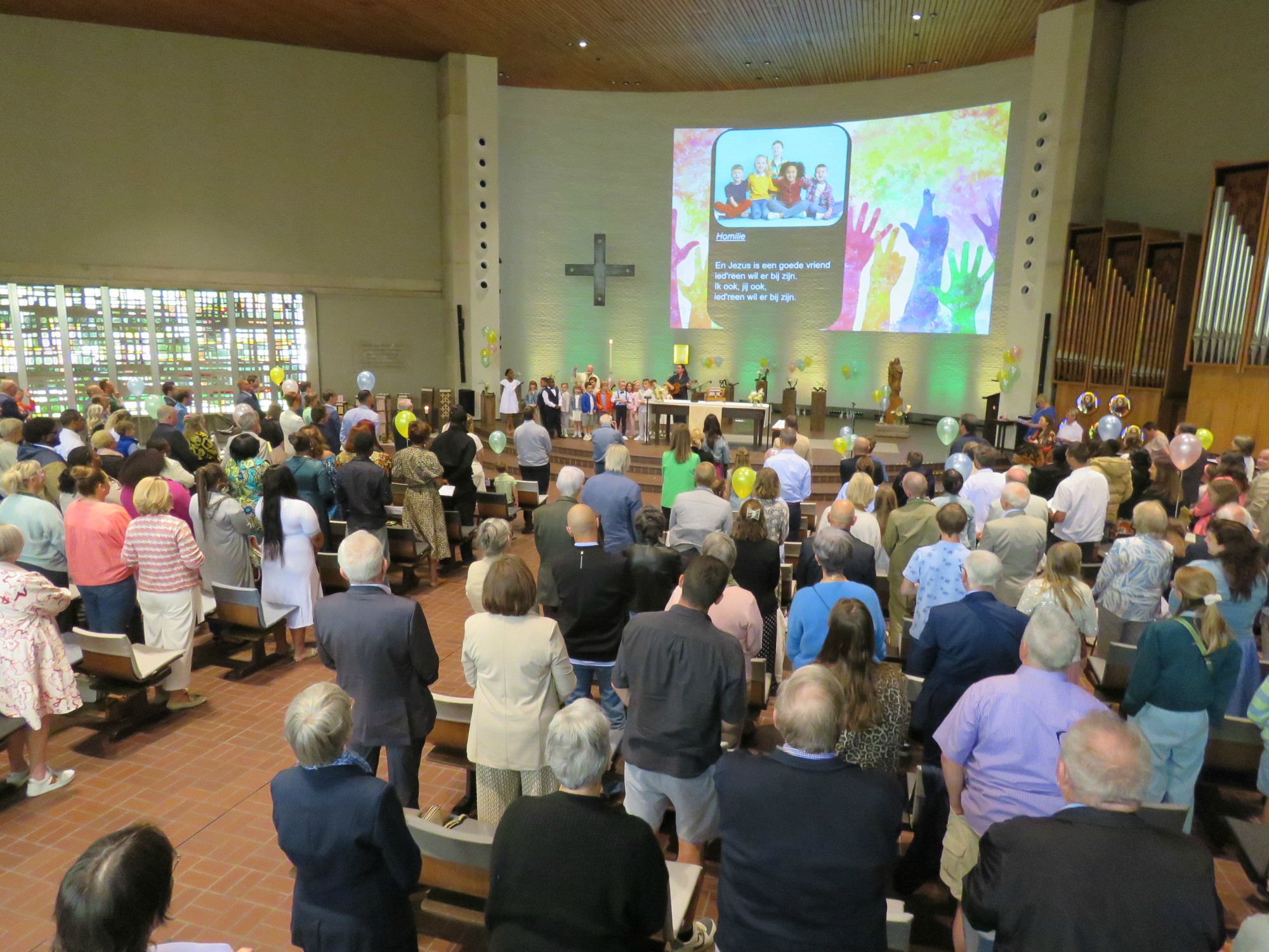 Eerste communie 2025 | Het evangelie door priester Paul Scheelen over de barmhartige Samaritaan